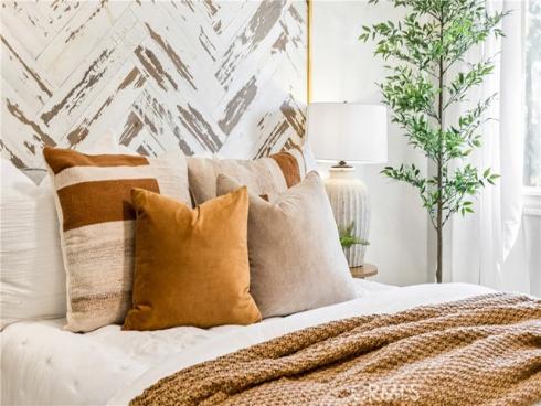 2  Barcelona  , Aliso Viejo, CA