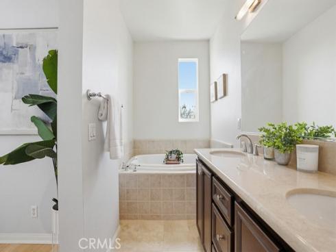 24  Midtown  , Aliso Viejo, CA