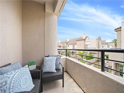 25  Windgate  , Aliso Viejo, CA