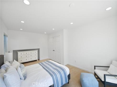 35  Deerborn  , Aliso Viejo, CA