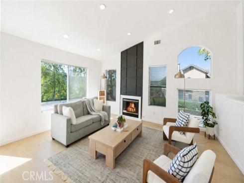 35  Deerborn  , Aliso Viejo, CA