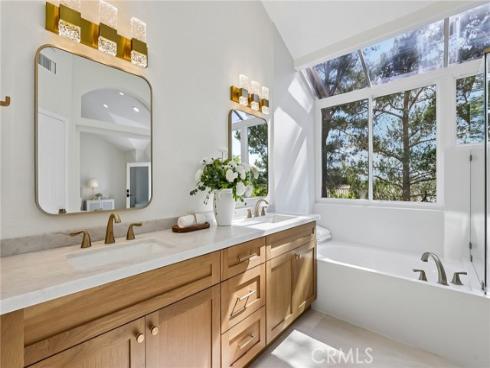 4 Meadowpoint , Aliso Viejo, CA