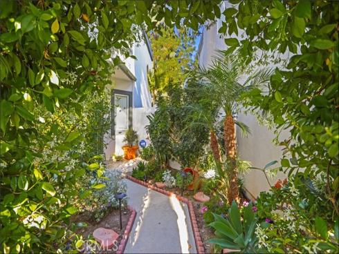 12  Hawaii  , Aliso Viejo, CA