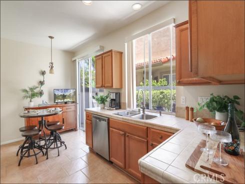 12  Hawaii  , Aliso Viejo, CA