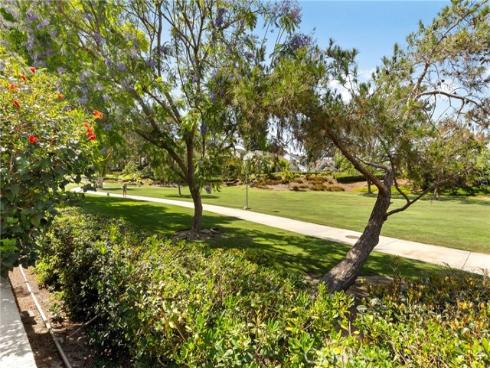 18  Meadowood  , Aliso Viejo, CA