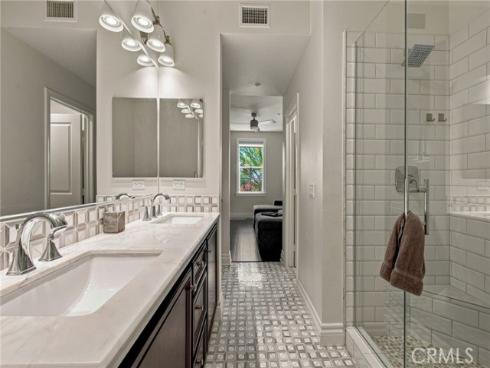 12  Midtown  , Aliso Viejo, CA