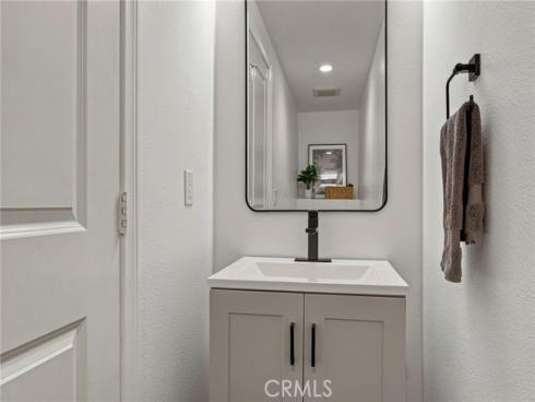 12  Midtown  , Aliso Viejo, CA