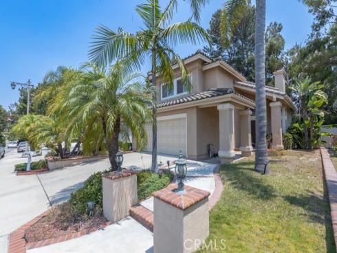 1042 S Laughingbrook   Court, Anaheim Hills, CA