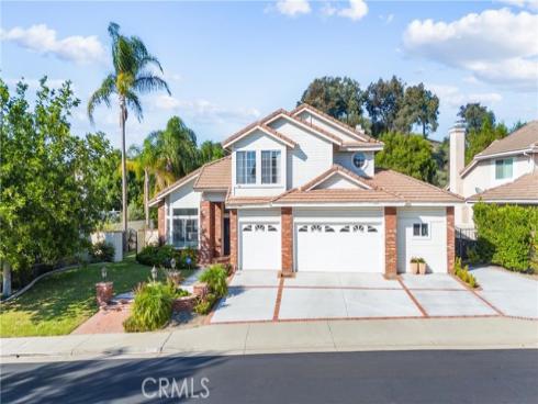 7677  E. Bridgewood Dr.  , Anaheim Hills, CA