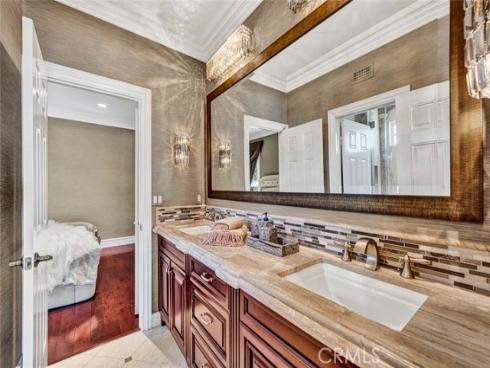 1025 S Sunstream Lane, Anaheim Hills, CA