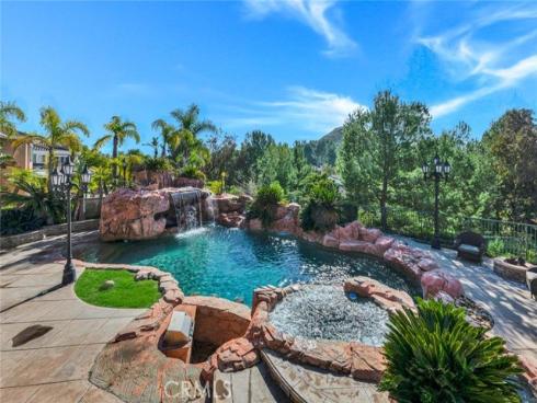 1025 S Sunstream Lane, Anaheim Hills, CA