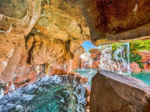 1025 S Sunstream Lane, Anaheim Hills, CA