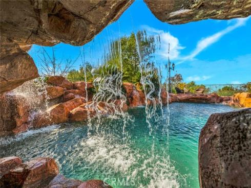 1025 S Sunstream Lane, Anaheim Hills, CA