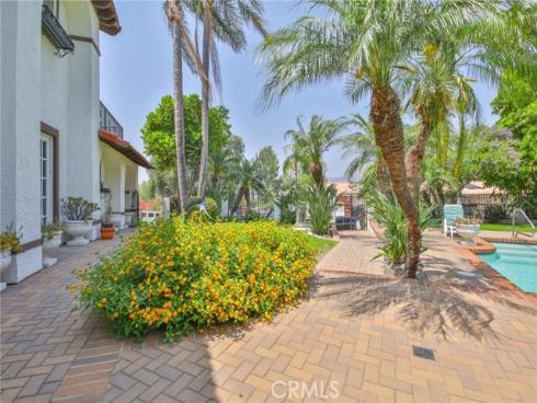 7680 E Eucalyptus Way, Anaheim Hills, CA