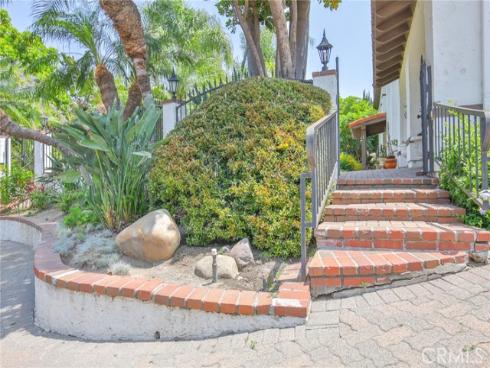 7680 E Eucalyptus Way, Anaheim Hills, CA