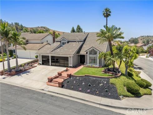 1041 S Falling Leaf   Circle, Anaheim Hills, CA