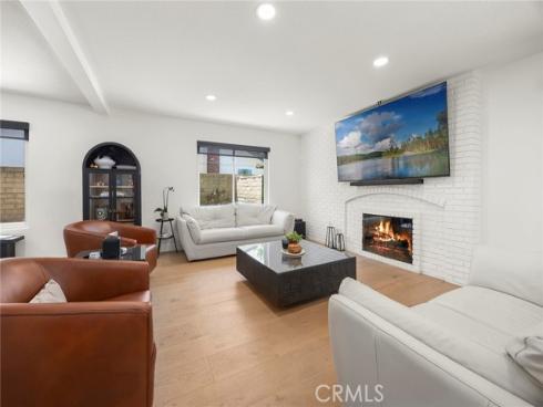 1041 S Falling Leaf   Circle, Anaheim Hills, CA