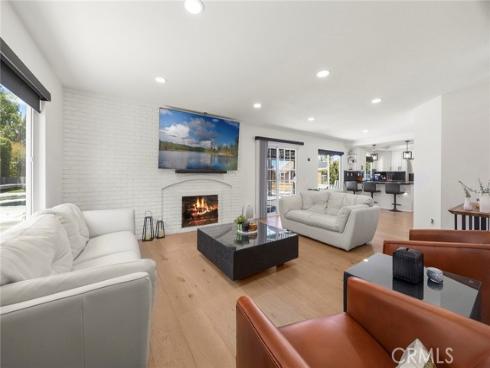 1041 S Falling Leaf   Circle, Anaheim Hills, CA