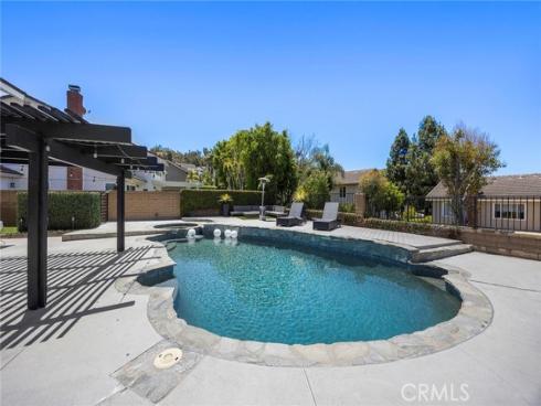 1041 S Falling Leaf   Circle, Anaheim Hills, CA