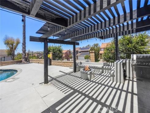 1041 S Falling Leaf   Circle, Anaheim Hills, CA