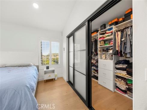 1041 S Falling Leaf   Circle, Anaheim Hills, CA