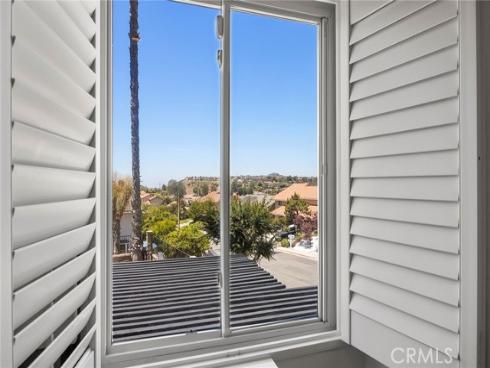 1041 S Falling Leaf   Circle, Anaheim Hills, CA