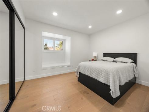 1041 S Falling Leaf   Circle, Anaheim Hills, CA