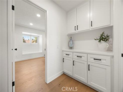 1041 S Falling Leaf   Circle, Anaheim Hills, CA