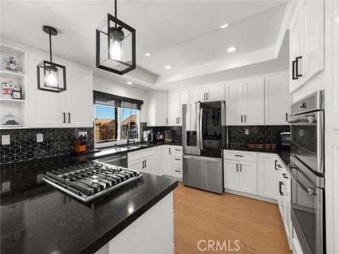 1041 S Falling Leaf   Circle, Anaheim Hills, CA