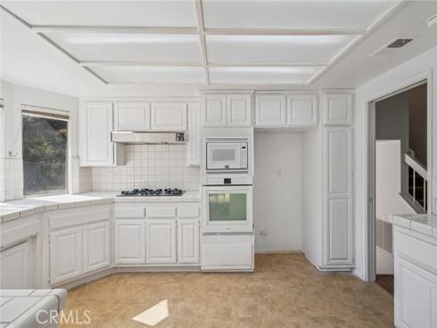 6890 E Georgetown Circle, Anaheim Hills, CA