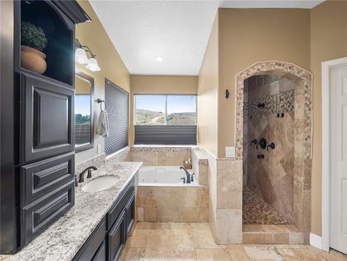 951 S Creekview Lane, Anaheim Hills, CA