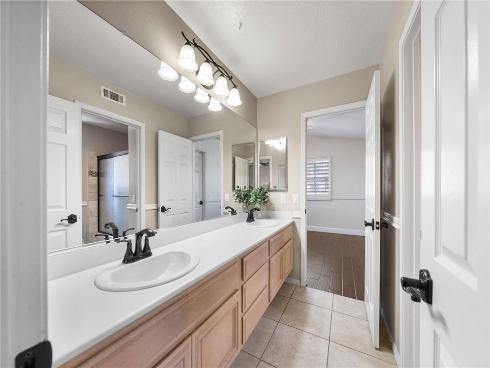 951 S Creekview Lane, Anaheim Hills, CA