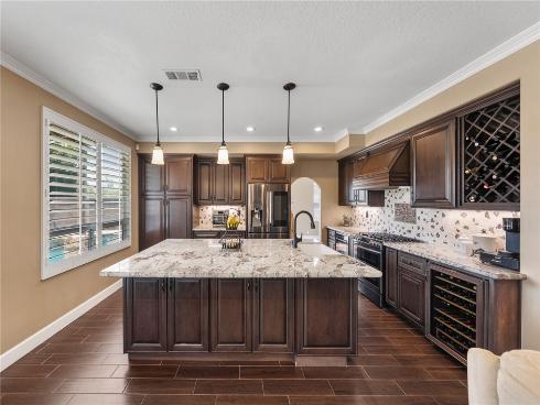 951 S Creekview Lane, Anaheim Hills, CA
