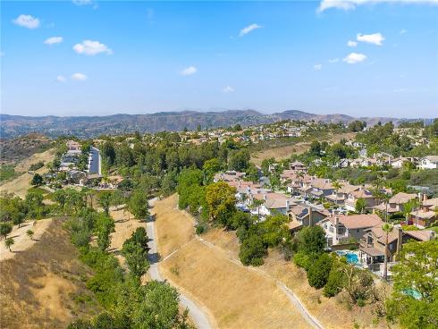 951 S Creekview Lane, Anaheim Hills, CA