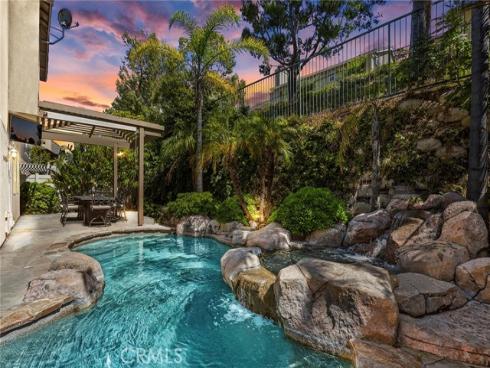 8850 E Cloudview Way, Anaheim Hills, CA