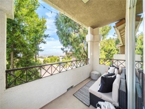 1045 S Daybreak Court, Anaheim Hills, CA