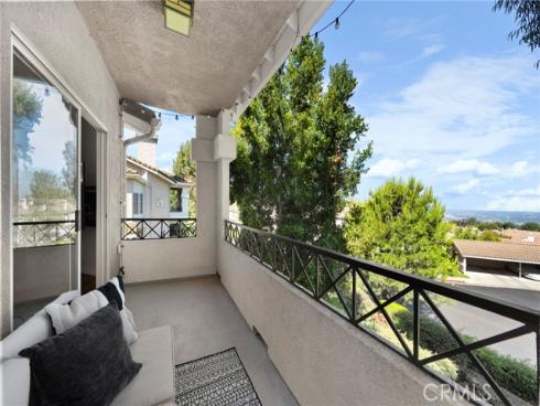 1045 S Daybreak Court, Anaheim Hills, CA