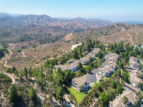 1045 S Daybreak Court, Anaheim Hills, CA