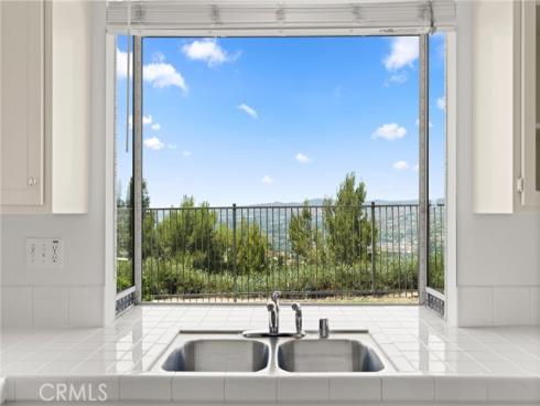 917 S Dylan Way, Anaheim Hills, CA