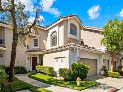 1055 S Sundance Drive, Anaheim Hills, CA