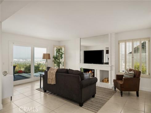 580 S Londerry Ln , Anaheim Hills, CA