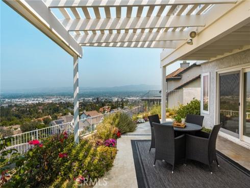 580 S Londerry Ln , Anaheim Hills, CA