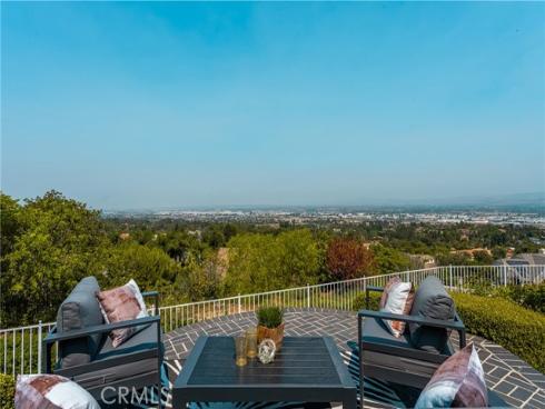 580 S Londerry Ln , Anaheim Hills, CA