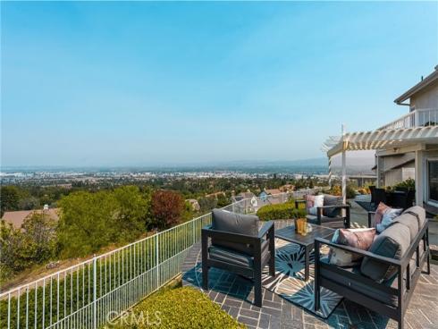 580 S Londerry Ln , Anaheim Hills, CA