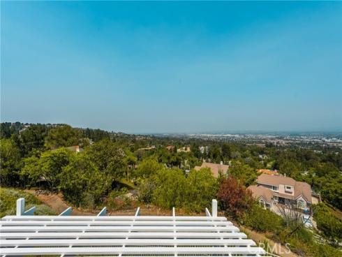 580 S Londerry Ln , Anaheim Hills, CA