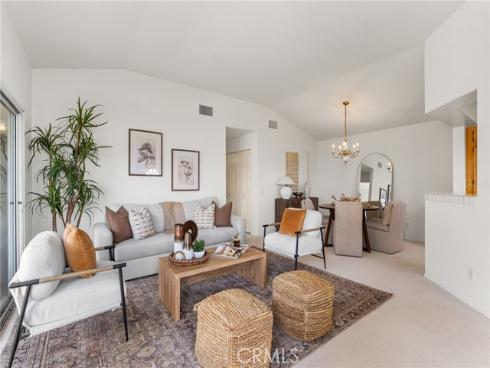 8123 E. Oak Ridge Circle