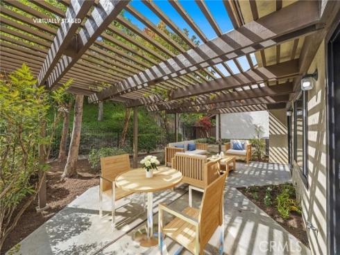 5984 E Avenida La Vida  , Anaheim Hills, CA