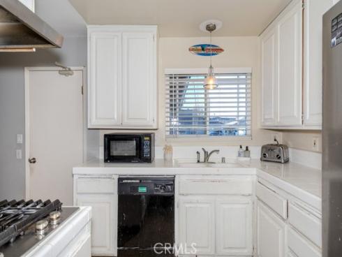 130 N Lohrum Lane, Anaheim Hills, CA