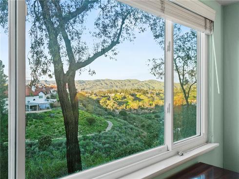 825 S Jacaranda Way, Anaheim Hills, CA