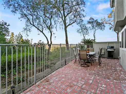 825 S Jacaranda Way, Anaheim Hills, CA